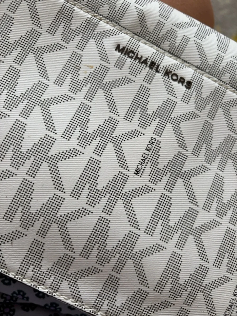 Michael Kors White/Black MK Logo Crossbody Bag - Picture 4 of 7